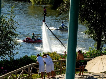 Aficionados en el balneario Laias